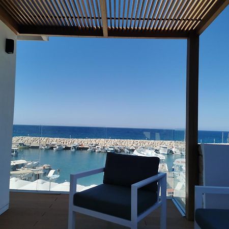 Y & P Latchi Hotel Chambre photo
