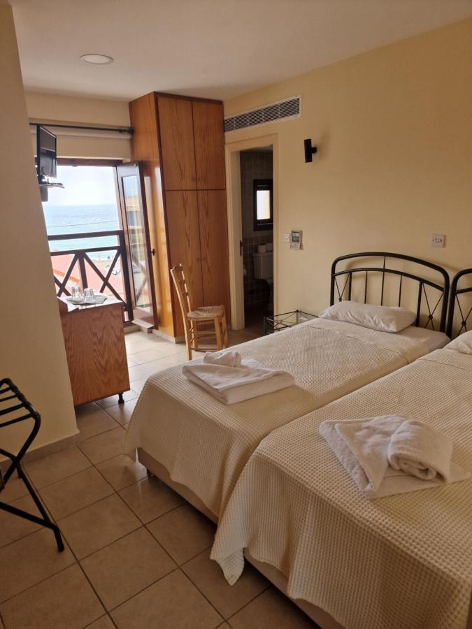 Y & P Latchi Hotel Extérieur photo